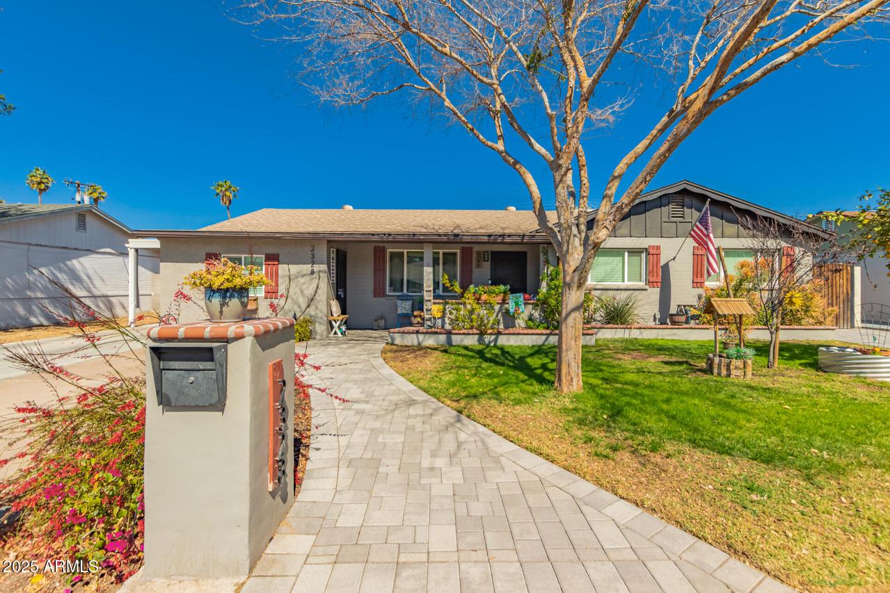 2328 W Echo Ln., Phoenix, AZ 85021