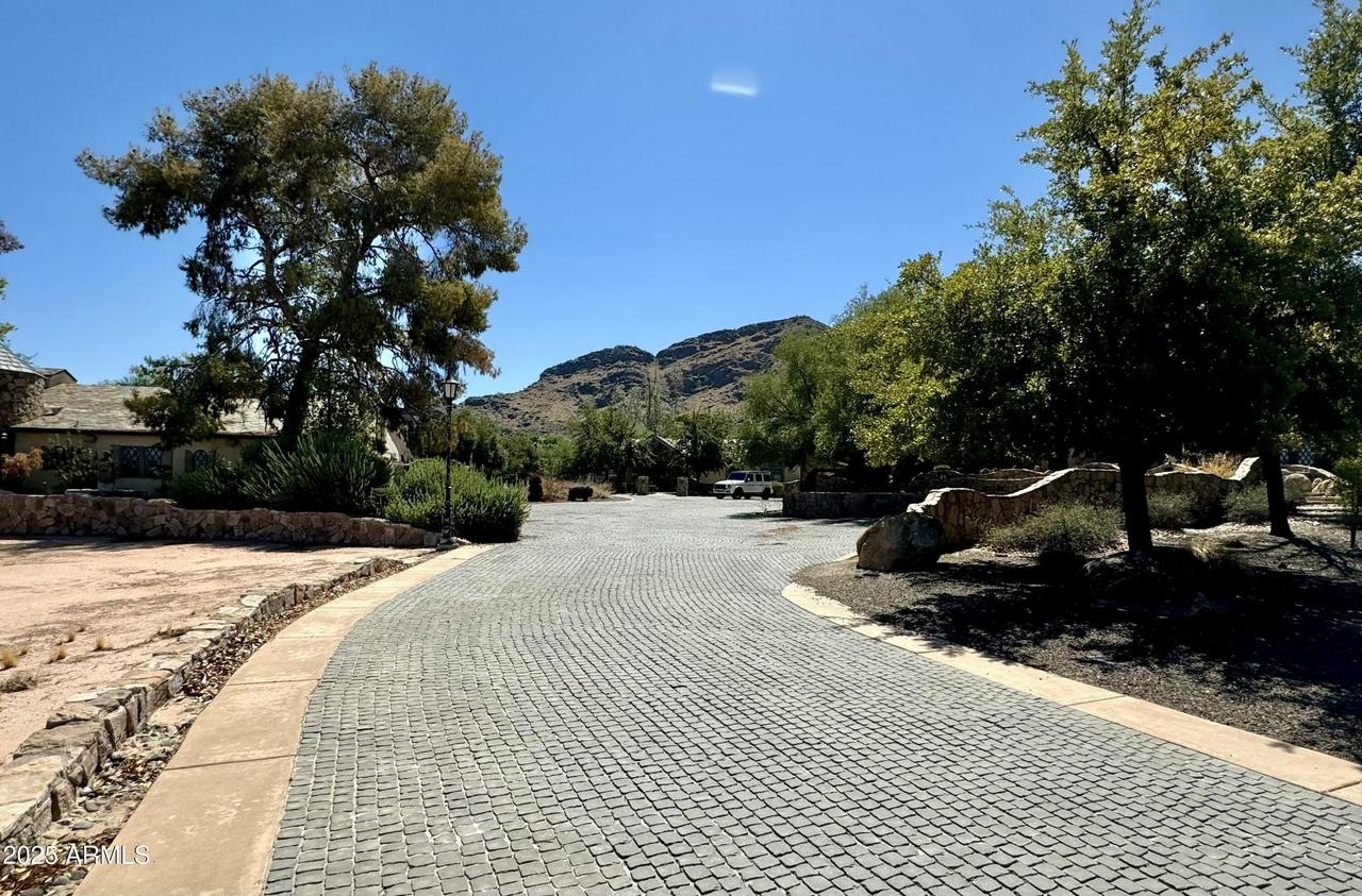 5701 E Mockingbird Ln., Paradise Valley, AZ 85253