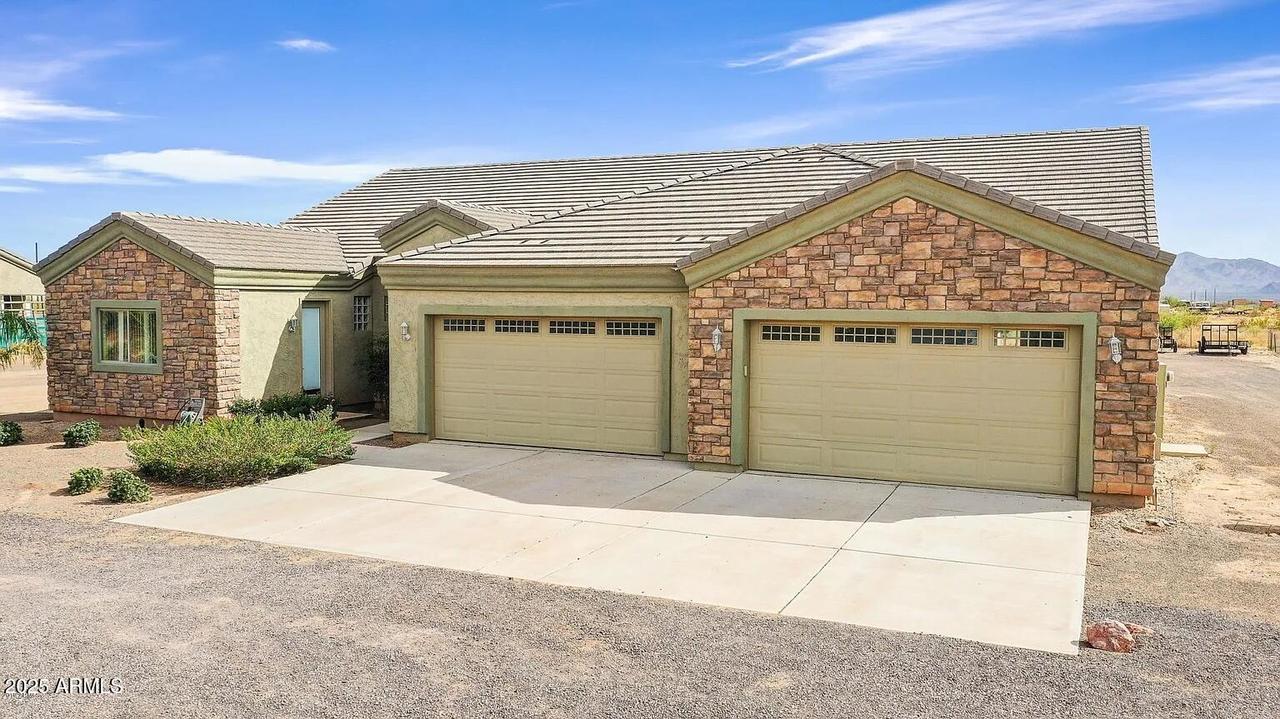 23931 W Pinnacle Vista Ln., Wittmann, AZ 85361