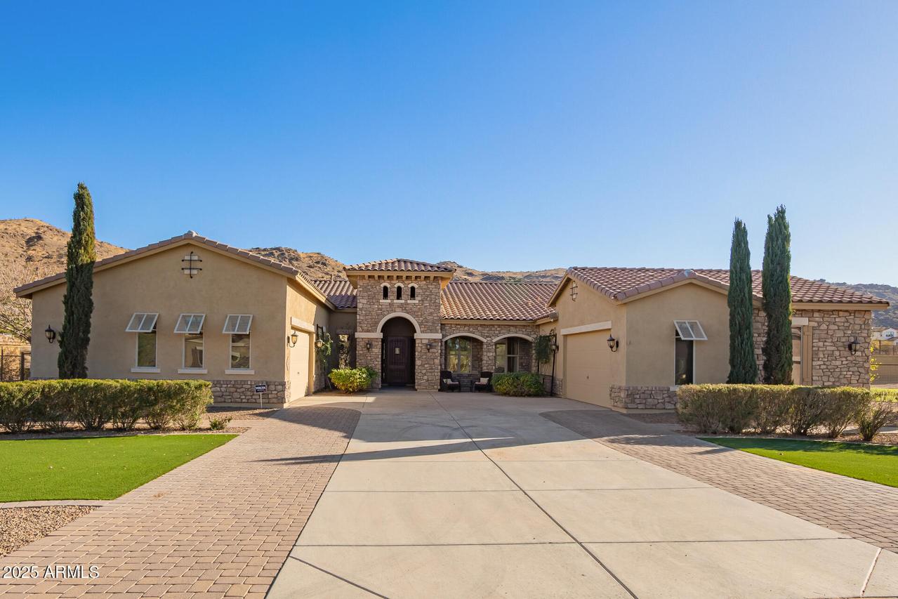 3211 E Ian Dr., Phoenix, AZ 85042