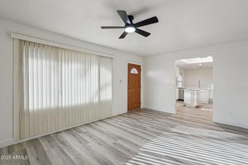 2004 W Kristal Way, Phoenix, AZ 85027