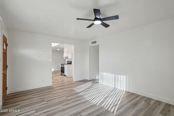 2004 W Kristal Way, Phoenix, AZ 85027