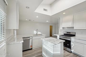 2004 W Kristal Way, Phoenix, AZ 85027