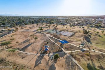 2004 W Kristal Way, Phoenix, AZ 85027