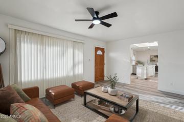 2004 W Kristal Way, Phoenix, AZ 85027