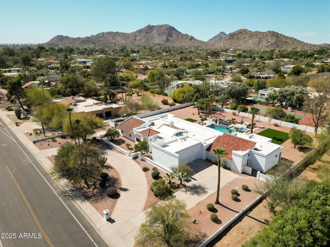 9900 N 52nd St., Paradise Valley, AZ 85253