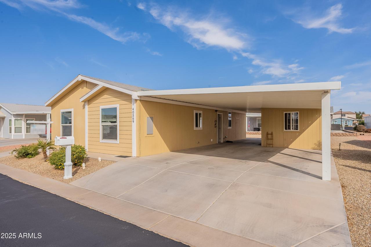 40569 N Wedge Dr., San Tan Valley, AZ 85140