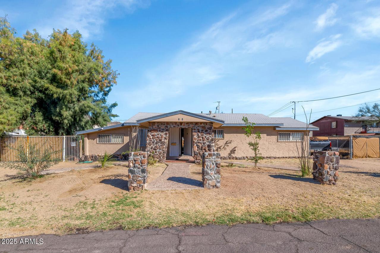 748 E Carol Ave., Phoenix, AZ 85020