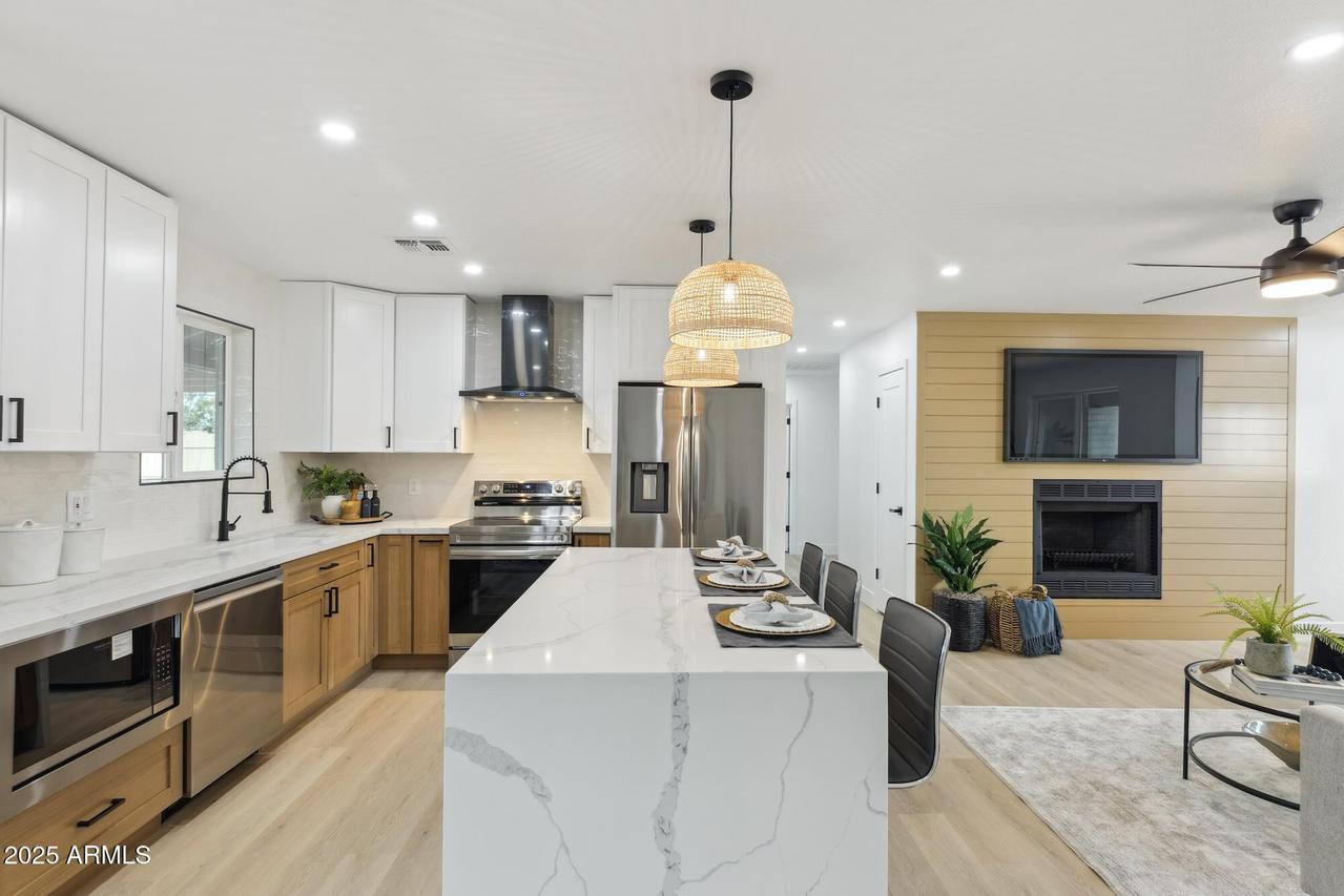 2244 E Janice Way, Phoenix, AZ 85022