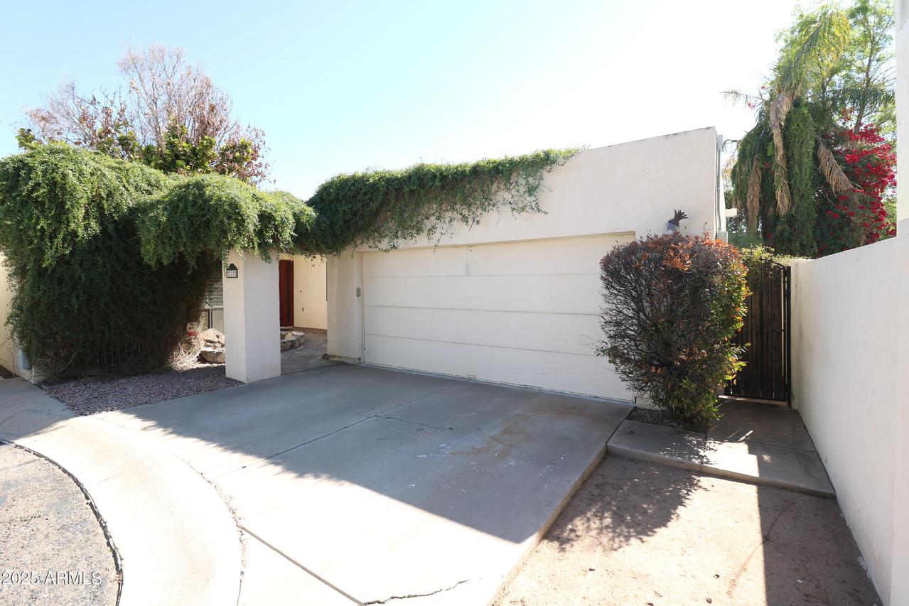219 W Denton Ln., Phoenix, AZ 85013