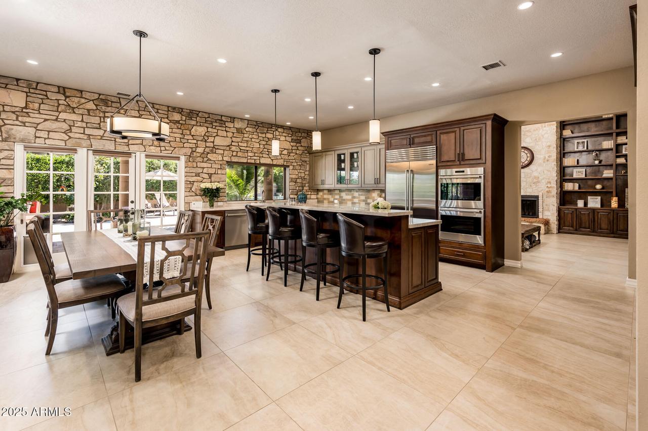 1516 W Port Au Prince Ln., Phoenix, AZ 85023