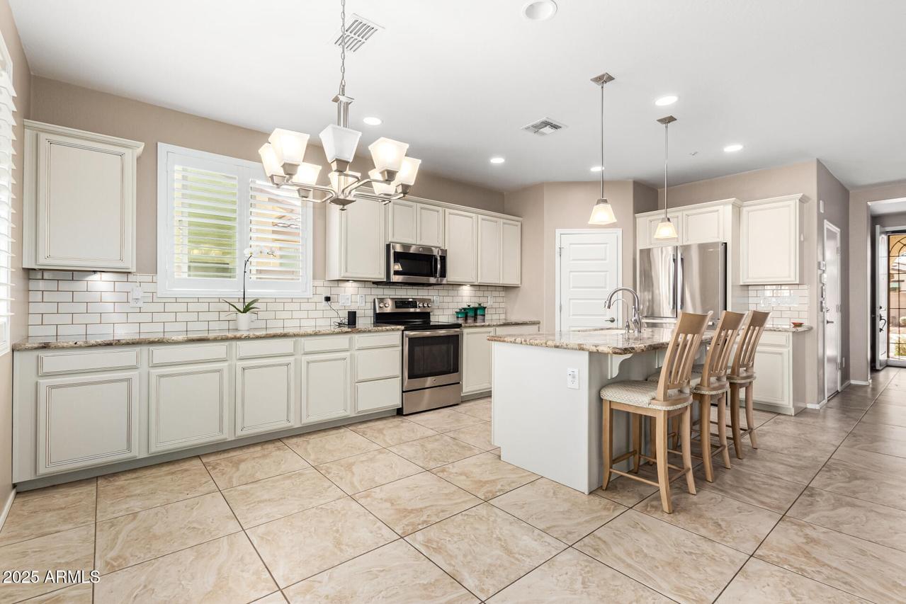 9144 W Surrey Dr., Peoria, AZ 85381