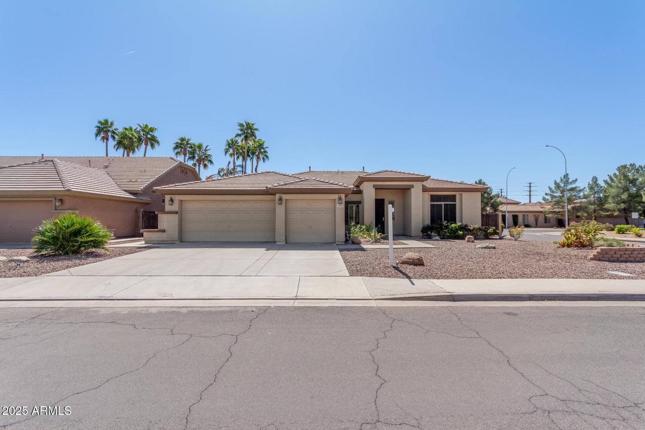 2465 W Weatherby Way, Chandler, AZ 85286