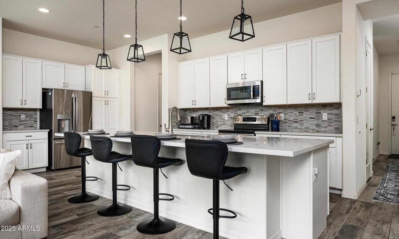 1953 W Kinfield Tr., Phoenix, AZ 85085