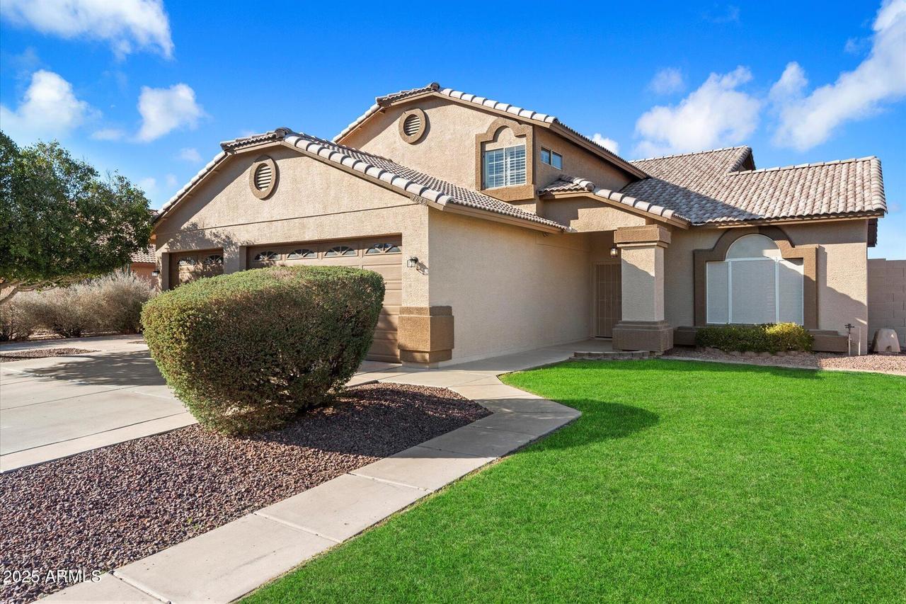 7648 W Betty Elyse Ln., Peoria, AZ 85382