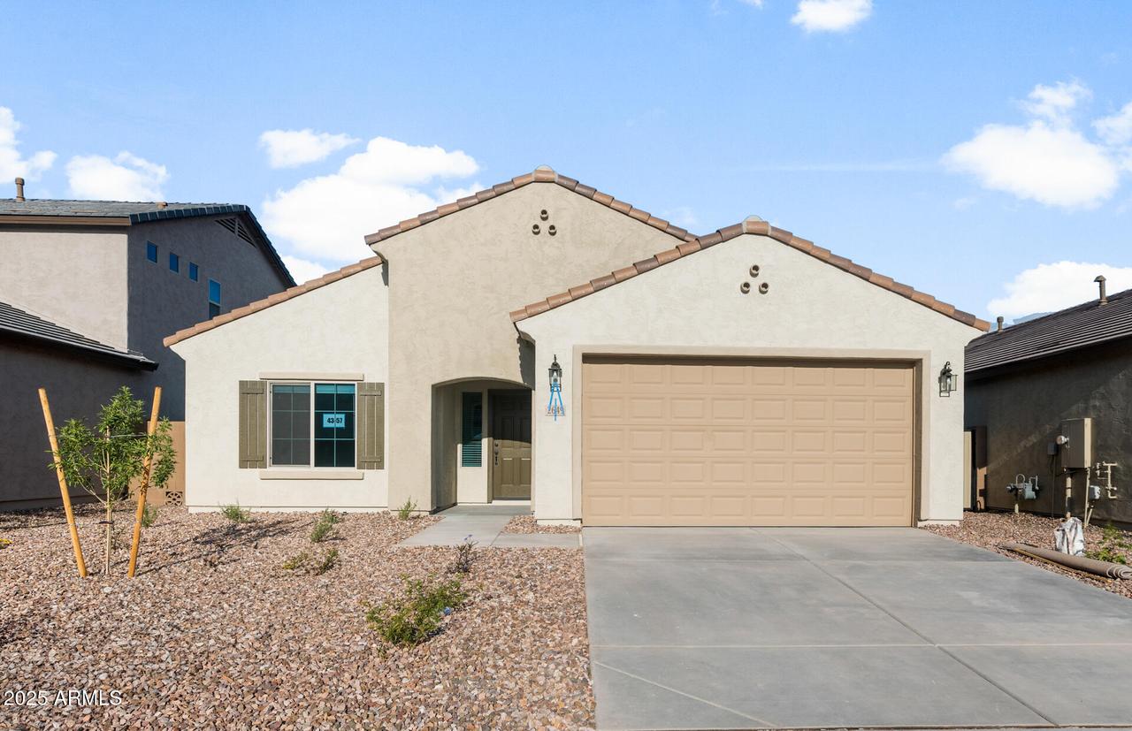2649 N Riverside Dr., Florence, AZ 85132