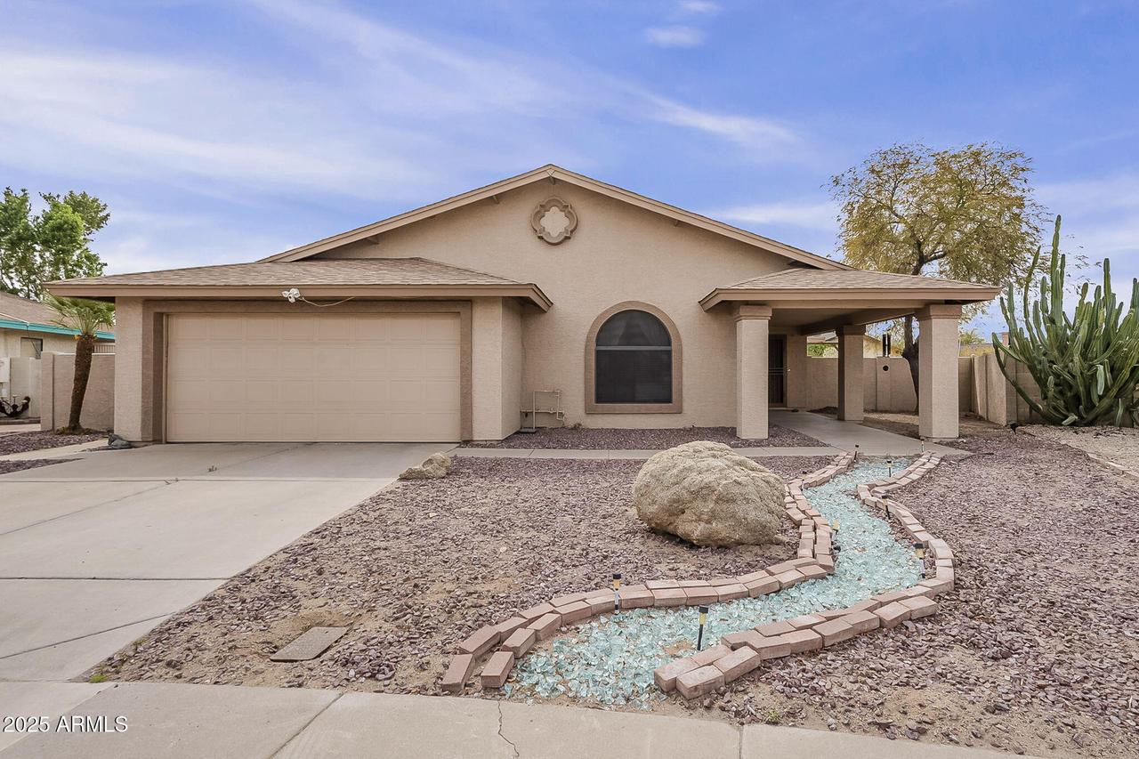 6433 W Beverly Ln., Glendale, AZ 85306