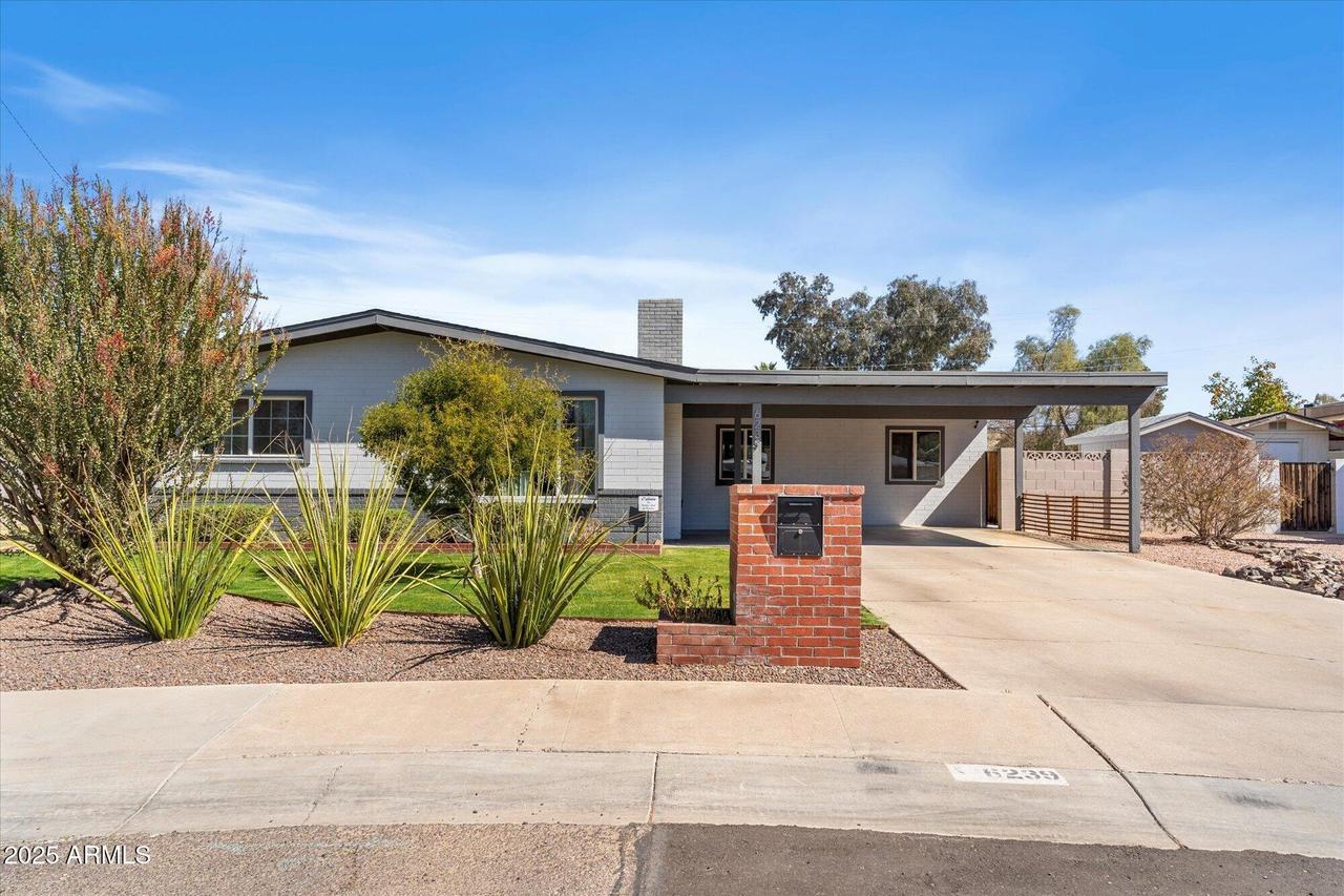 6239 N 20th Dr., Phoenix, AZ 85015