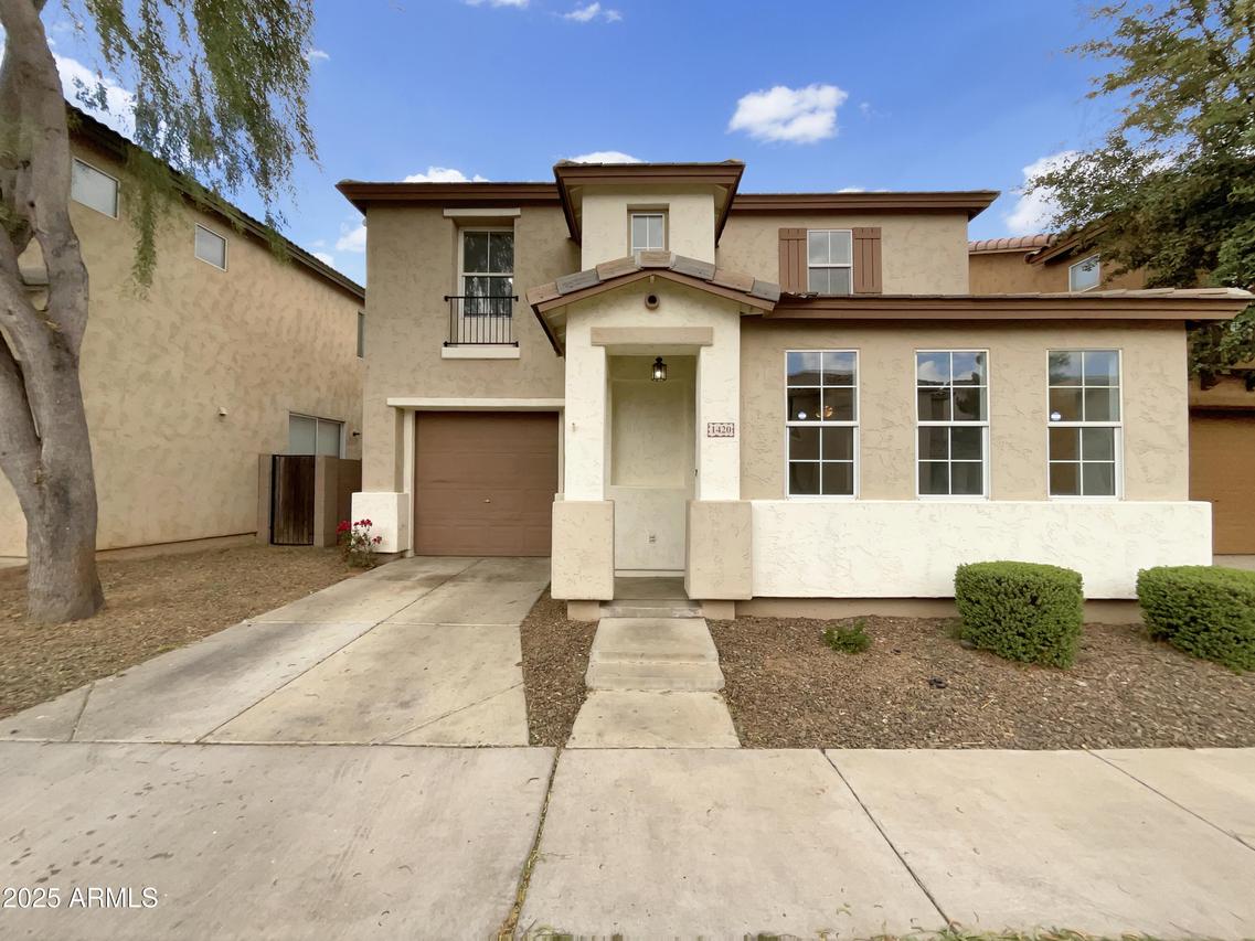 1420 E Sonrisas St., Phoenix, AZ 85040