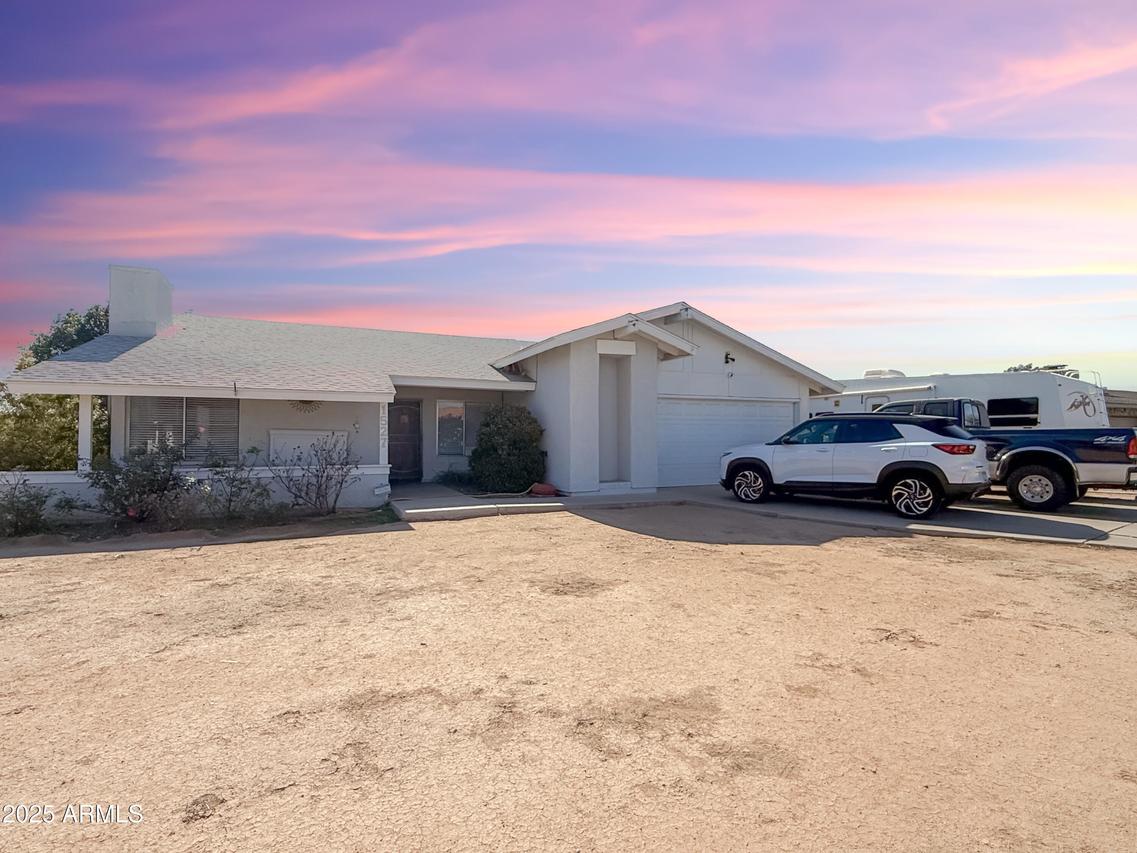 1527 E Garnet Ave., Mesa, AZ 85204