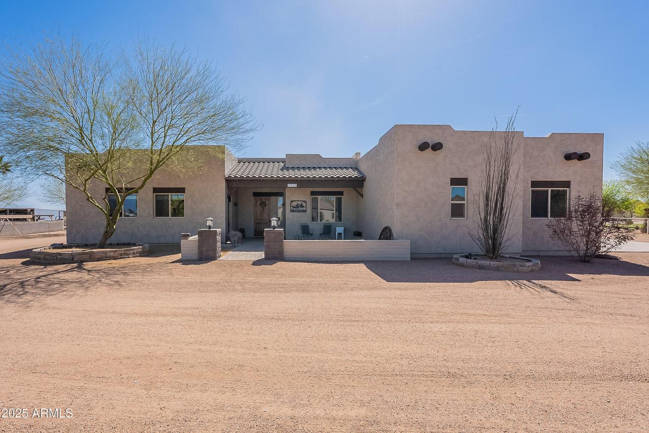2349 W Skyline Ln., San Tan Valley, AZ 85144