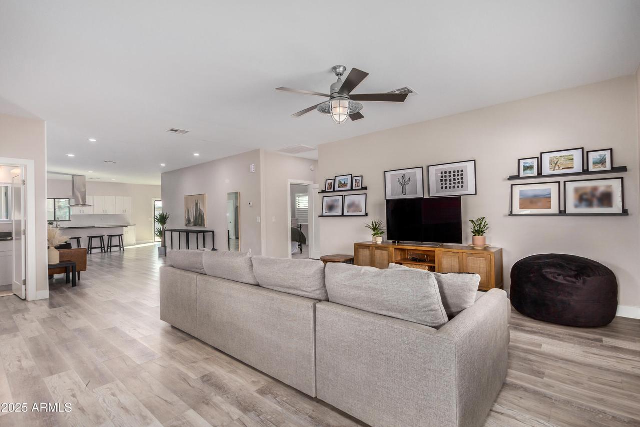 1841 E Clarendon Ave., Phoenix, AZ 85016