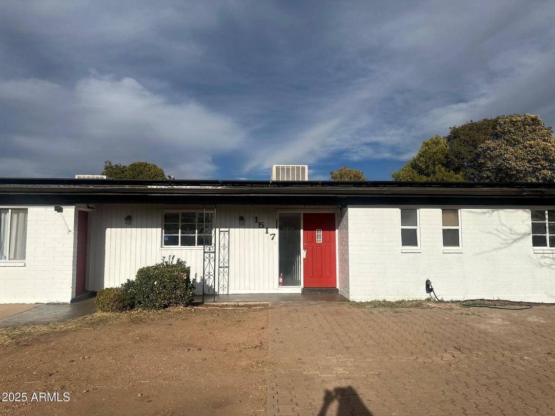 1517 Cochise Dr., Douglas, AZ 85607