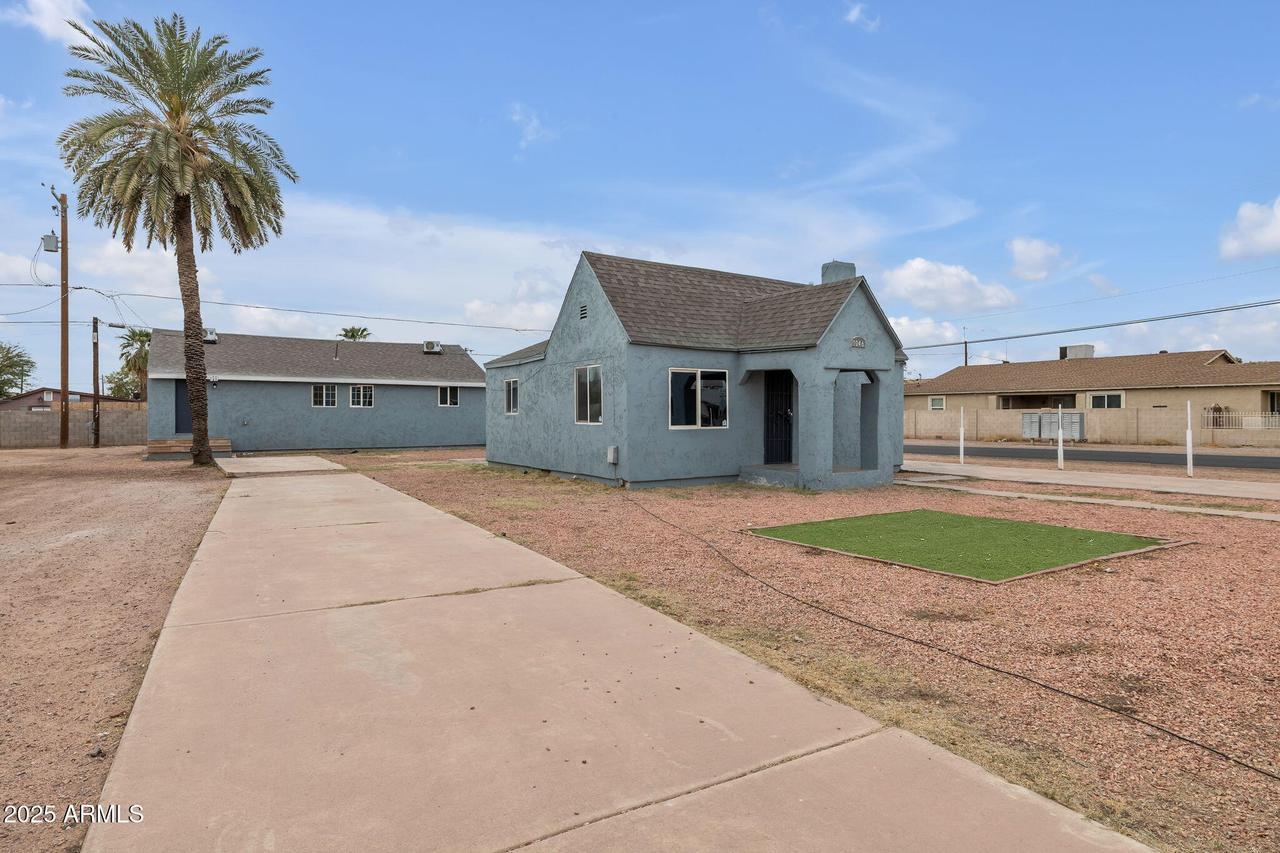 1046 N 25th St., Phoenix, AZ 85008