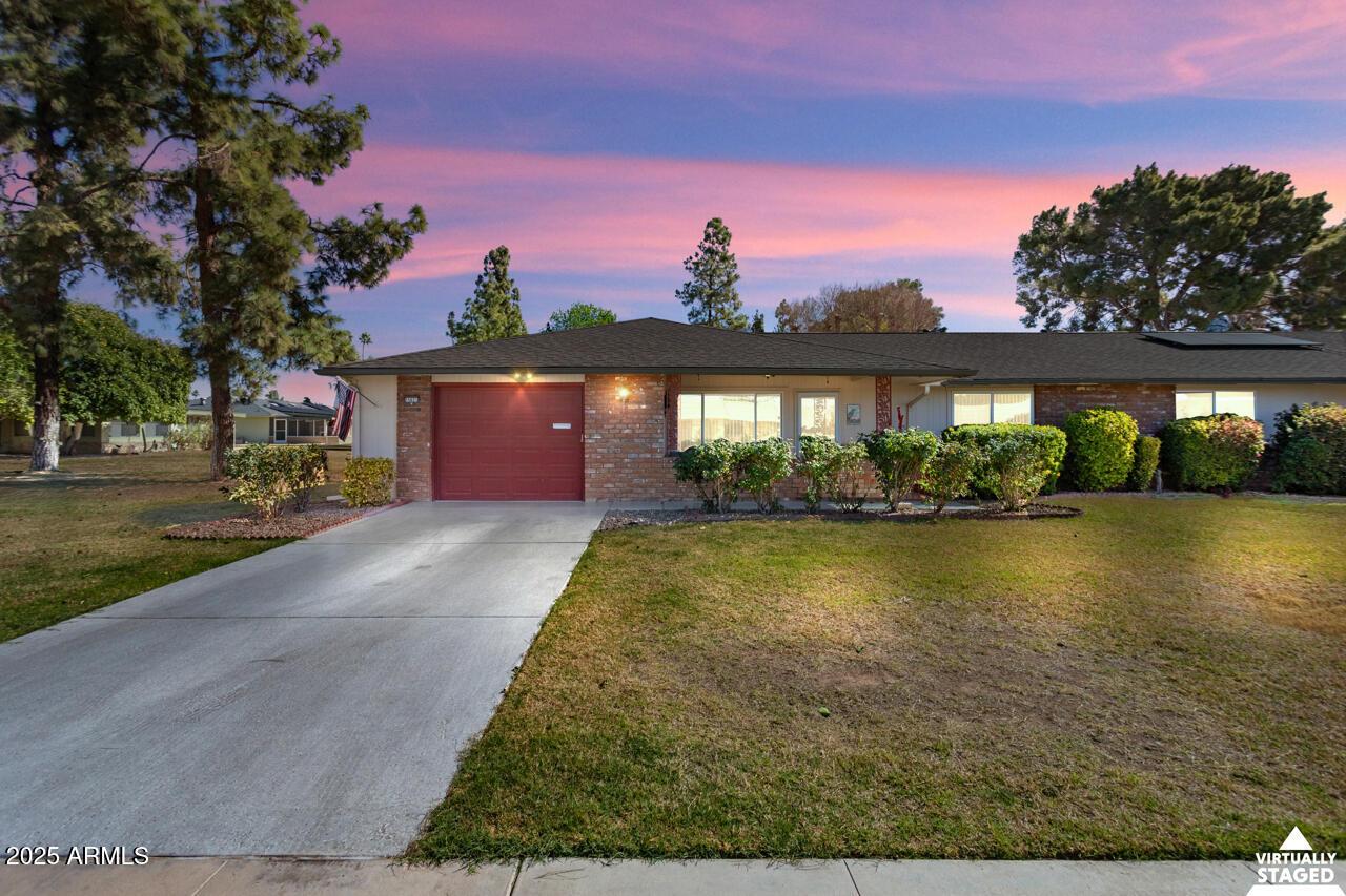 15621 N Lakeforest Dr., Sun City, AZ 85351