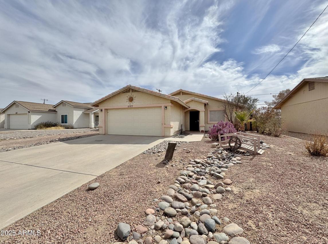 8977 W Pineveta Dr., Arizona City, AZ 85123