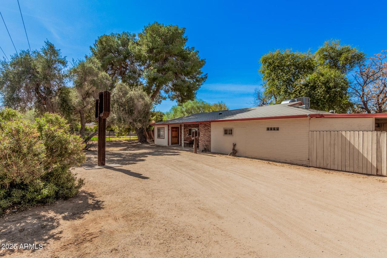 6648 S 27th Ave., Phoenix, AZ 85041