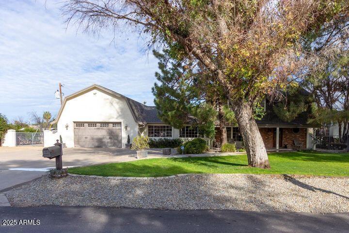 7624 W Banff Ln., Peoria, AZ 85381