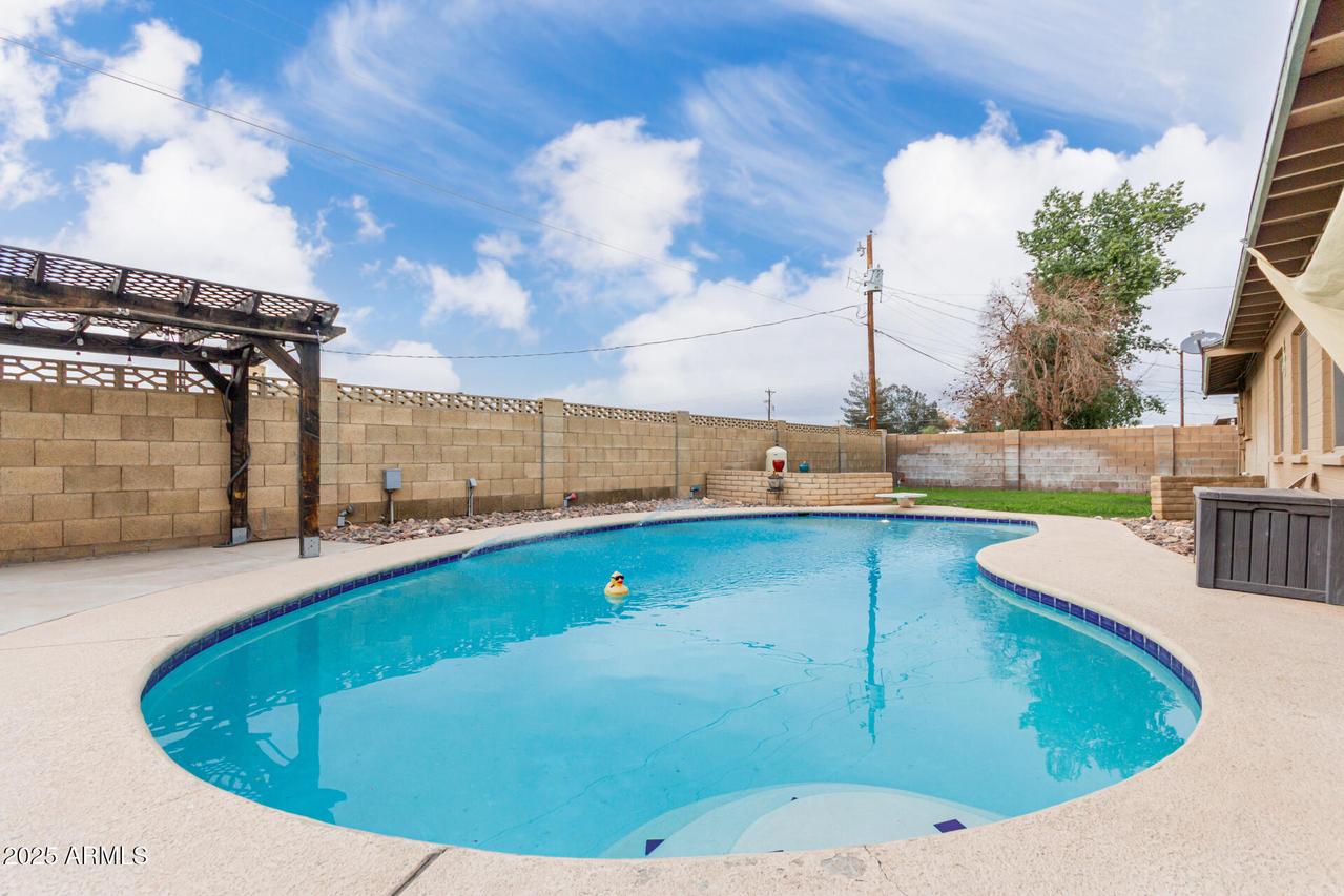 8724 N 42nd Ave., Phoenix, AZ 85051