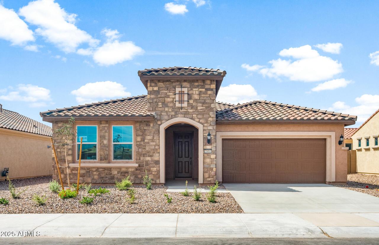 7851 W Meadowlark Way, Florence, AZ 85132