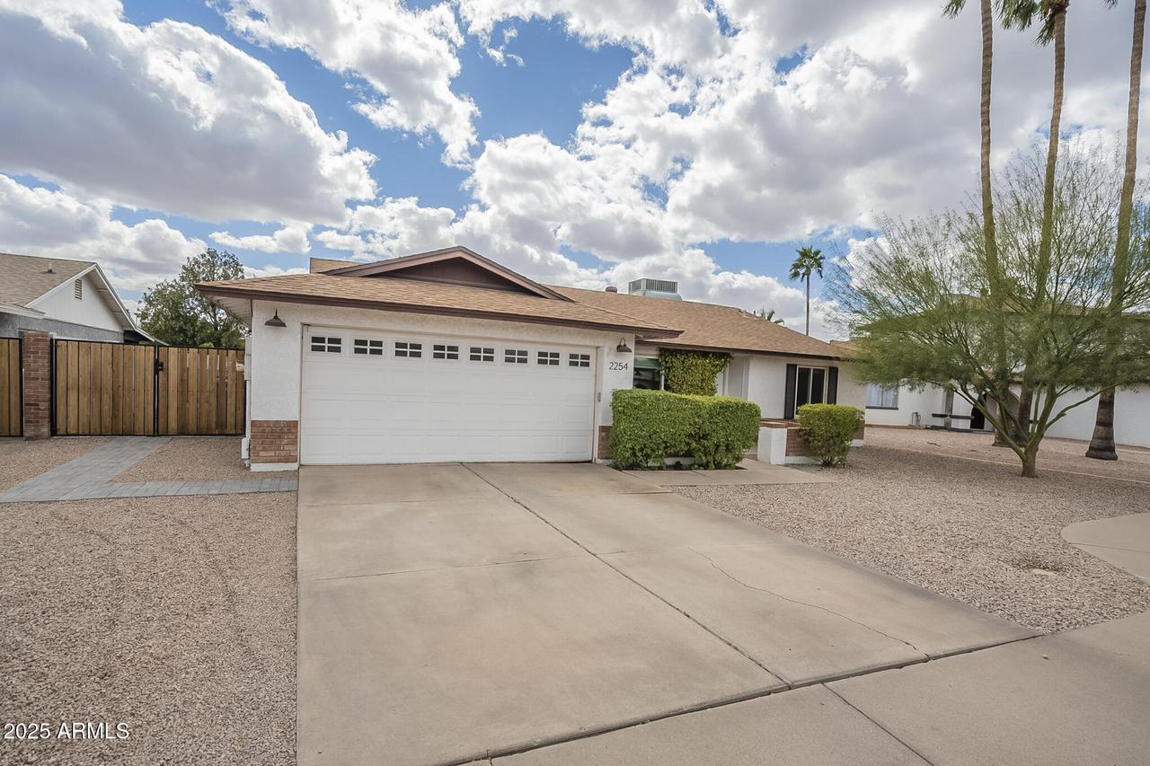 2254 S Noche De Paz, Mesa, AZ 85202
