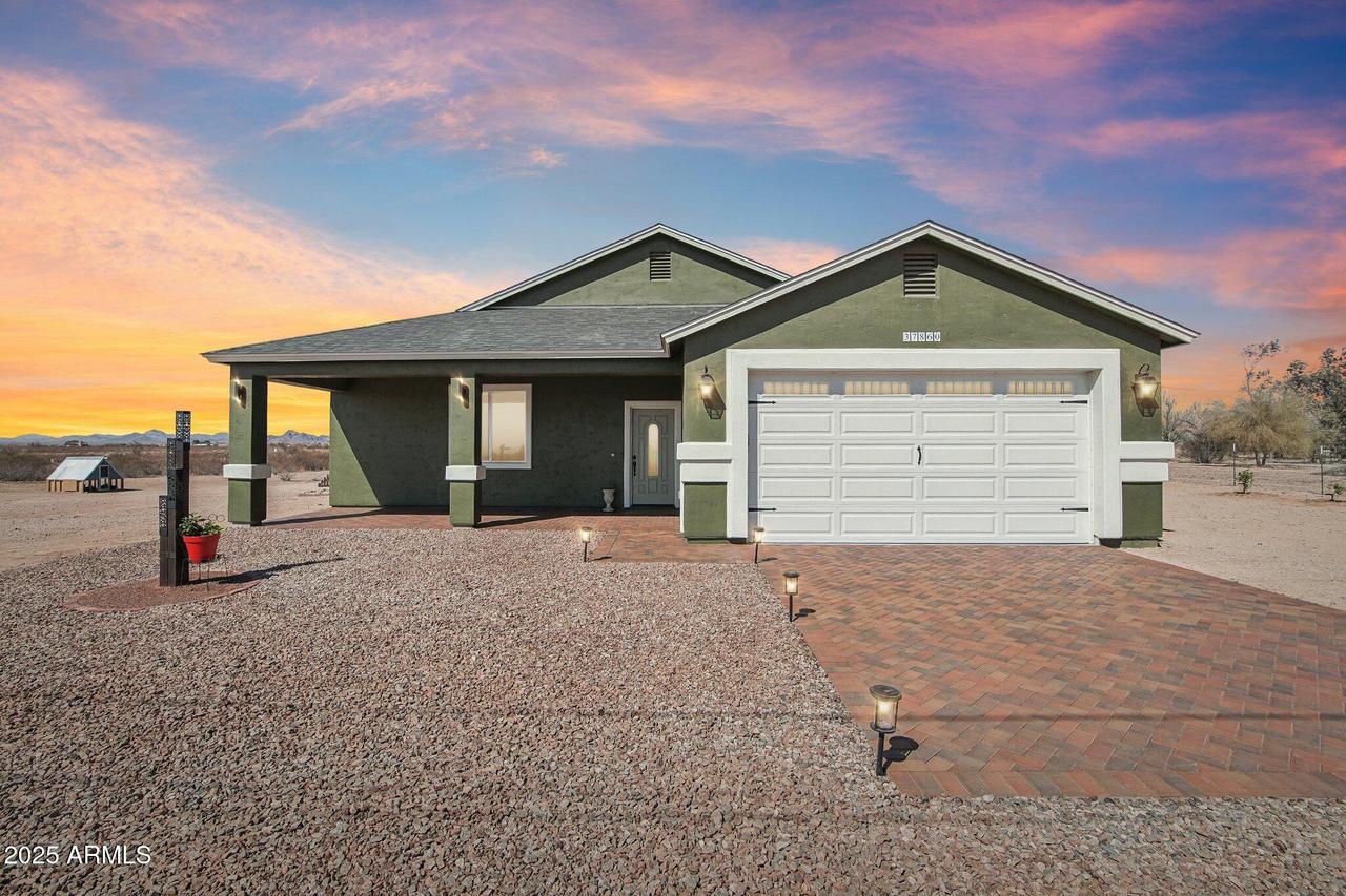 37860 W Minnezona Ave., Tonopah, AZ 85354
