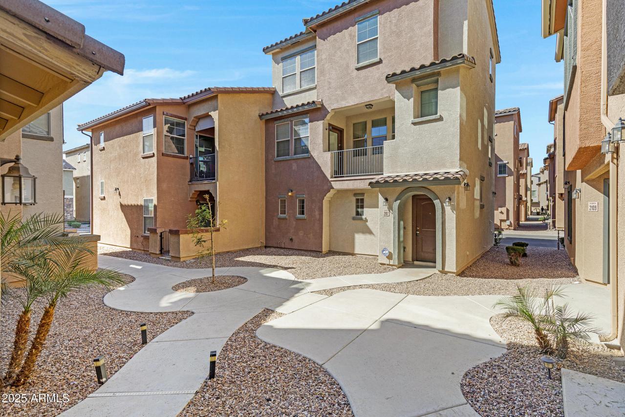 2107 N 77th Dr., Phoenix, AZ 85035