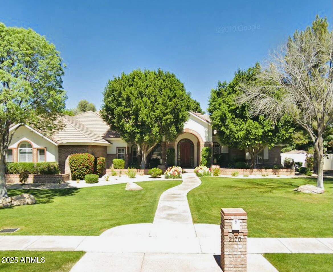 2170 E Caroline Ln., Tempe, AZ 85284
