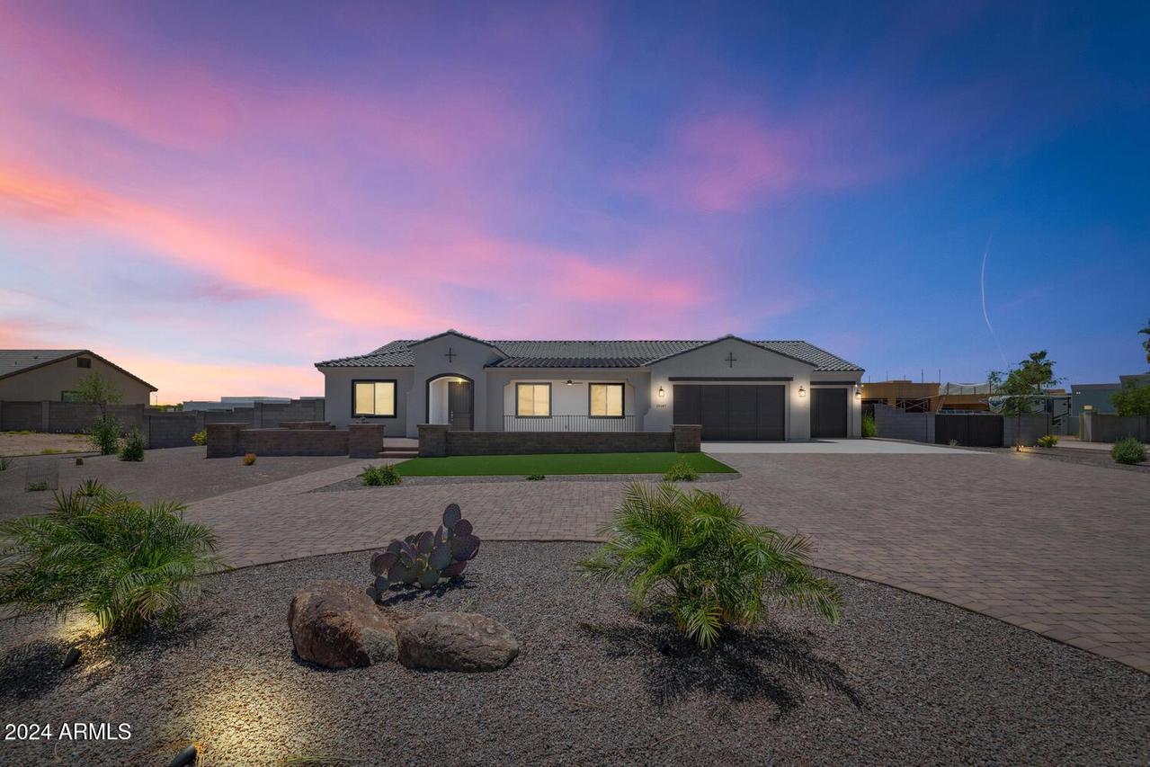 10147 W Camino De Oro, Peoria, AZ 85383