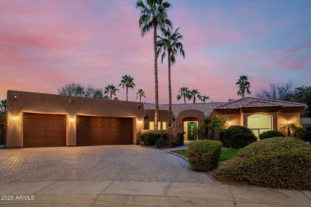 8924 E Charter Oak Dr., Scottsdale, AZ 85260