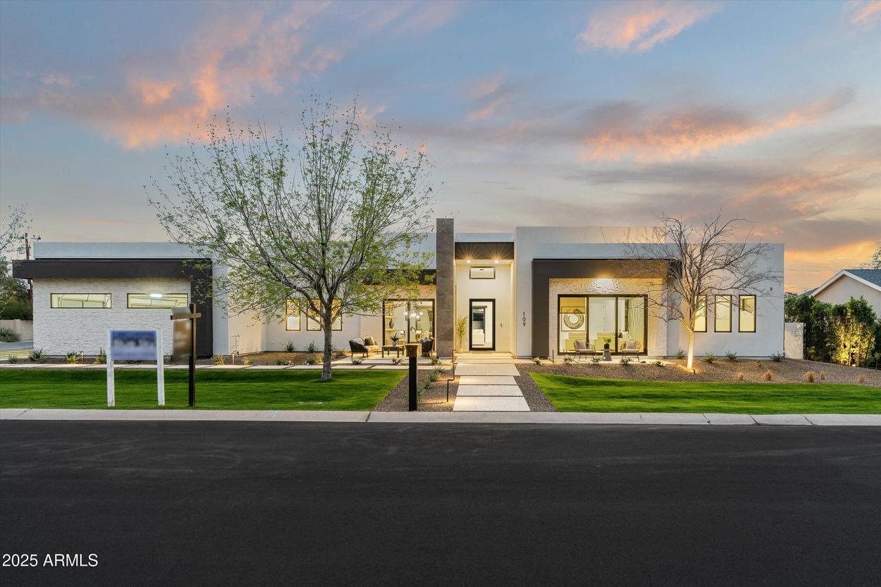 109 E Hayward Ave., Phoenix, AZ 85020
