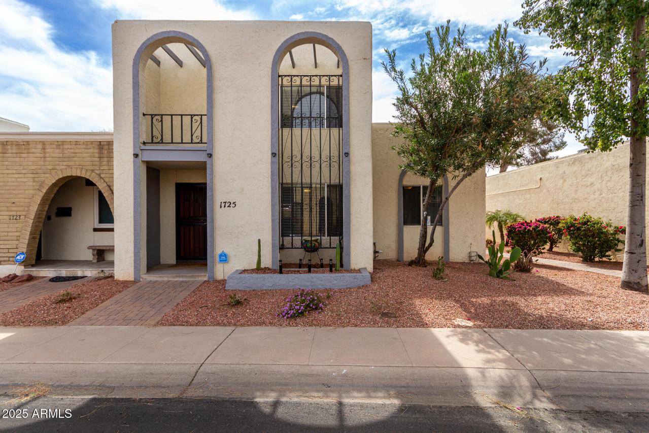 1725 W Marlette Ave., Phoenix, AZ 85015