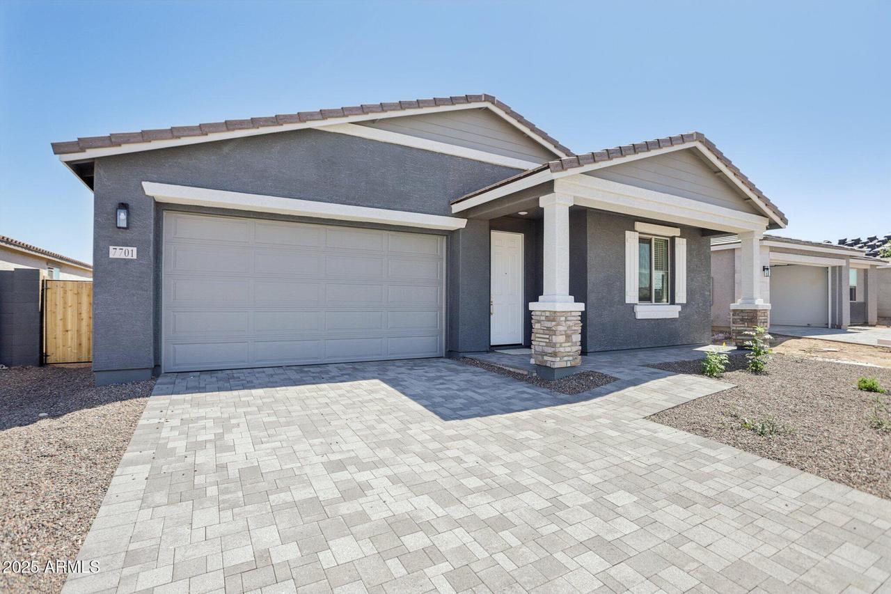 7701 W Avenida Del Rey, Peoria, AZ 85383