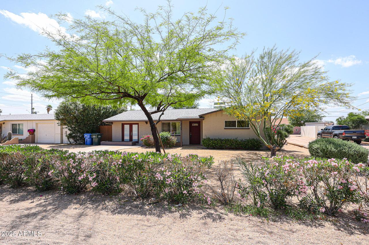 3125 E Grovers Ave., Phoenix, AZ 85032