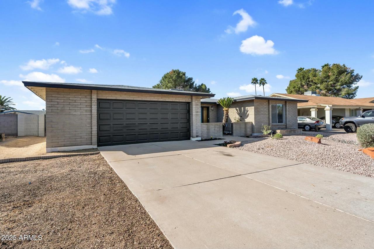 4743 W Laurel Ln., Glendale, AZ 85304