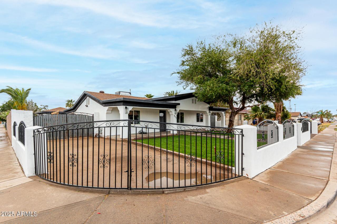 833 S Toltec St., Mesa, AZ 85204