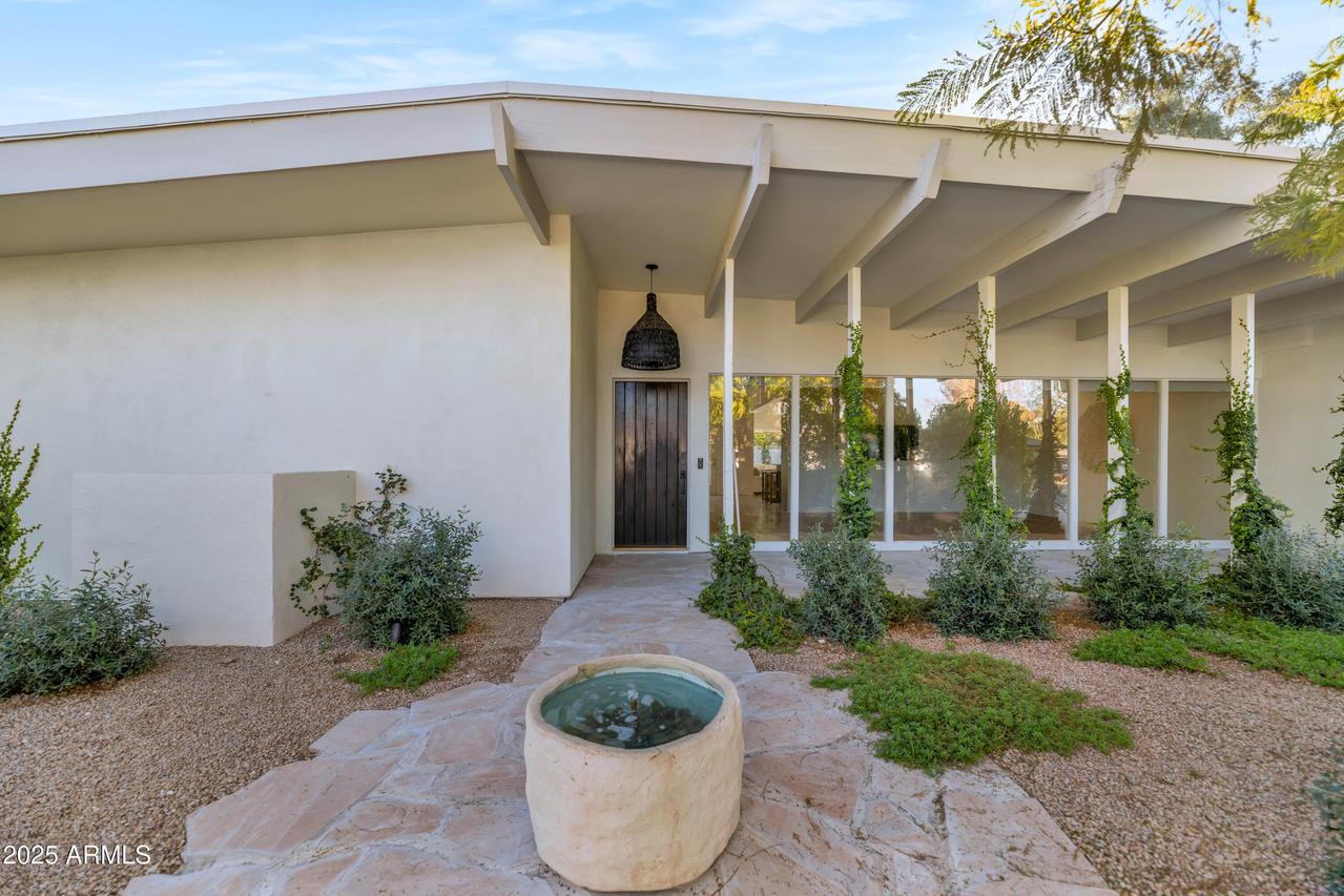 37 Spur Cir., Scottsdale, AZ 85251