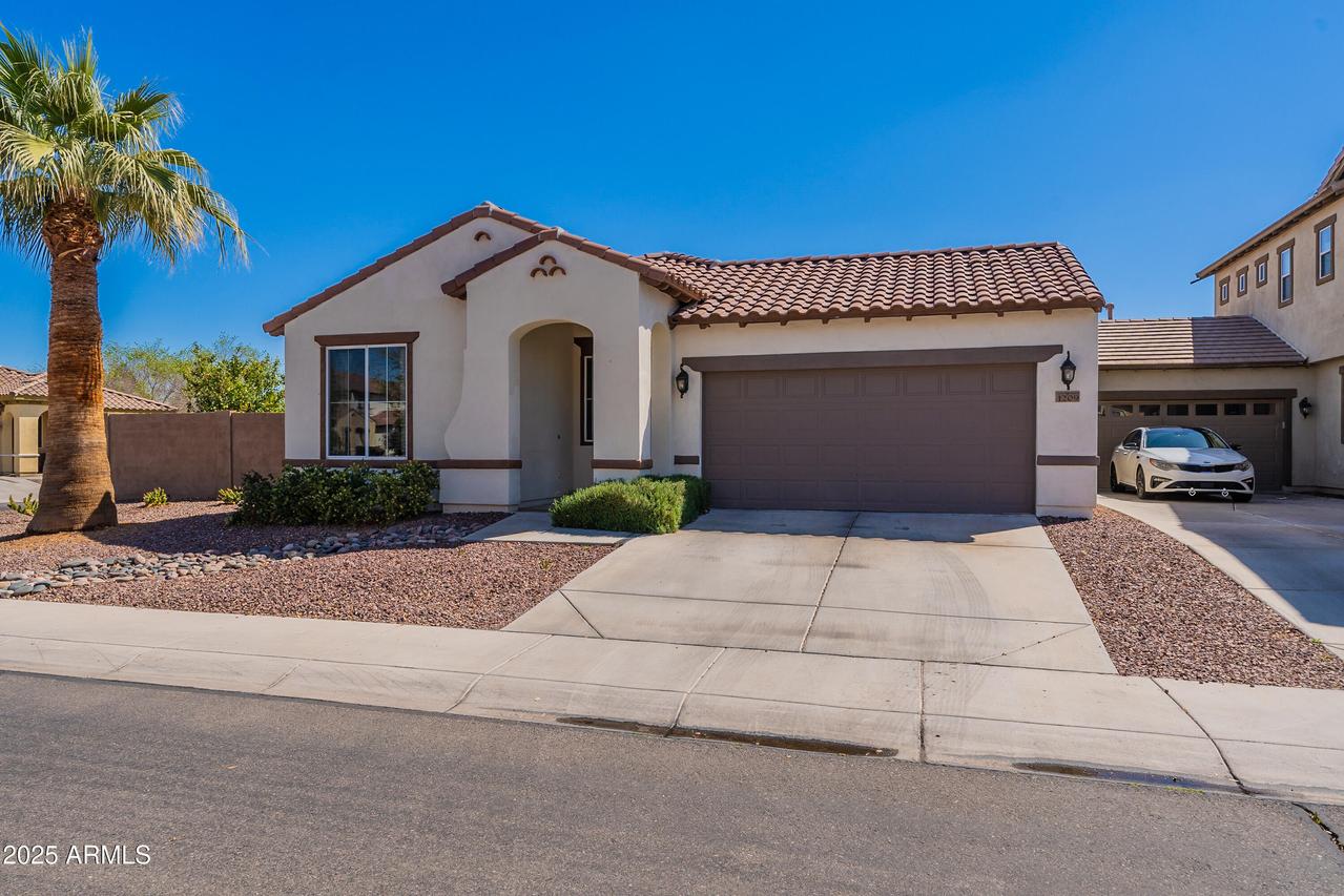 1209 E Park Ave., Chandler, AZ 85225
