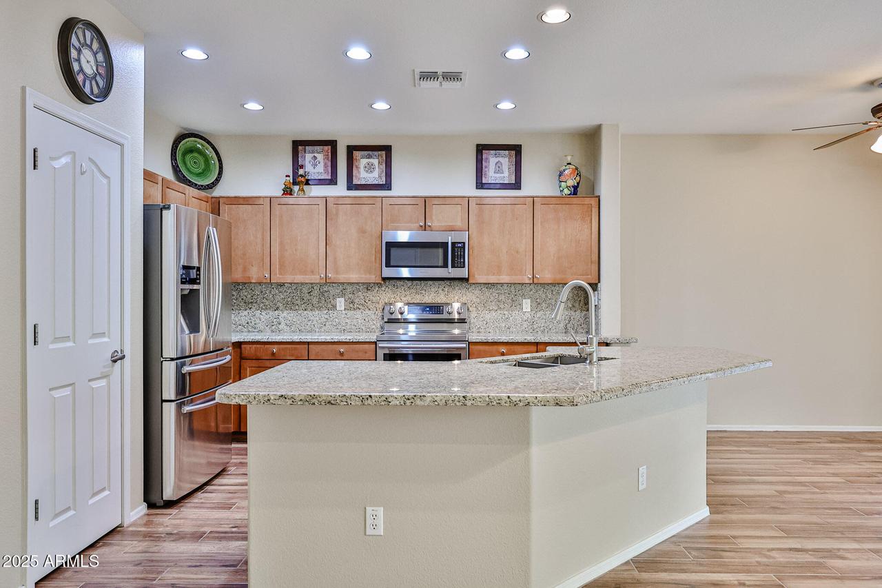 17062 N 184th Dr., Surprise, AZ 85374
