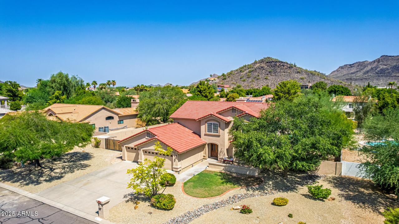 4750 W Saddlehorn Rd., Phoenix, AZ 85083